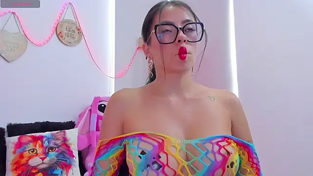 EmillySanders online show from December 16, 2025, 3:05 pm