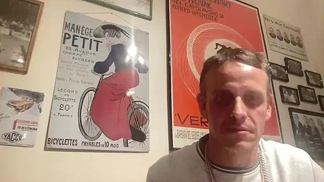 mrphatcat01 online show from December 1, 2024, 9:20 pm