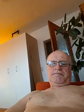 Milkasahne64 online show from February 6, 2026, 7:26 am