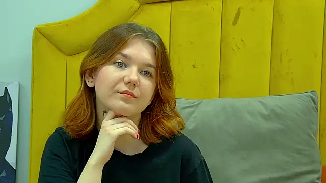 LessySmith online show from November 10, 2025, 4:23 pm