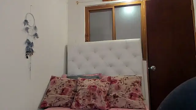 jessi lovers online show from September 24, 2025, 12:44 pm