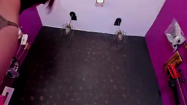 Snapshot of Alexa_Slave chatting on October 30, 2025, 7:11 pm Alexa Slave online show from October 30, 2025, 7:11 pm