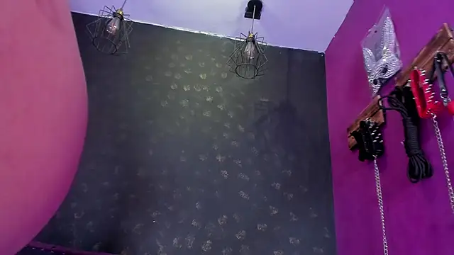 Alexa Slave online show from February 6, 2026, 7:10 pm