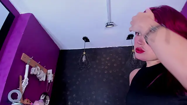 Snapshot of Alexa_Slave chatting on October 21, 2025, 7:24 pm Alexa Slave online show from October 21, 2025, 7:24 pm