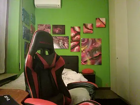 Snapshot of MASTERMONEY chatting on October 31, 2025, 10:38 pm MASTERMONEY online show from October 31, 2025, 10:38 pm