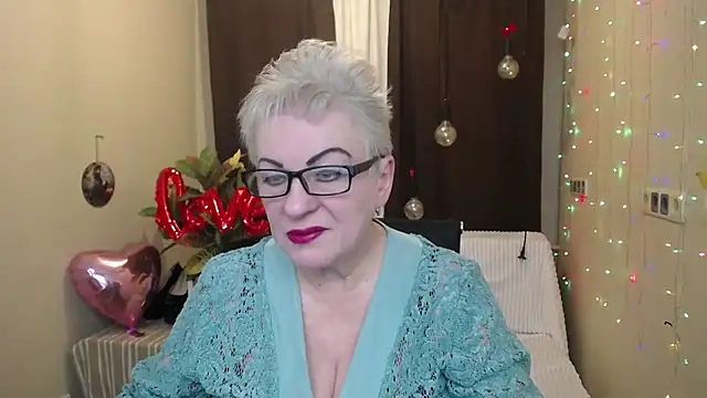 KayleSmoll online show from February 15, 2025, 7:28 pm