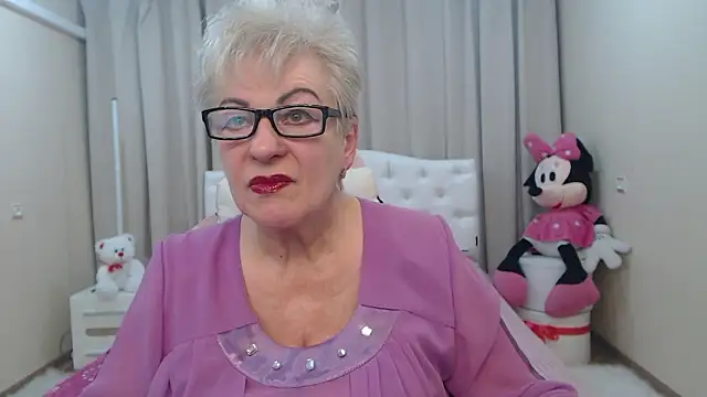 KayleSmoll online show from February 25, 2026, 7:47 pm