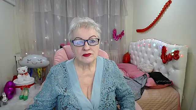 KayleSmoll online show from February 22, 2025, 7:14 pm