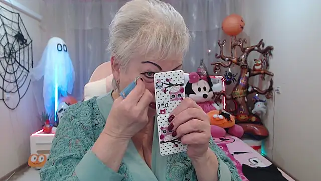 Snapshot of KayleSmoll chatting on October 21, 2025, 6:51 pm KayleSmoll online show from October 21, 2025, 6:51 pm