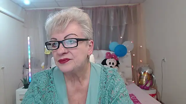 Snapshot of KayleSmoll chatting on September 27, 2025, 6:25 pm KayleSmoll online show from September 27, 2025, 6:25 pm