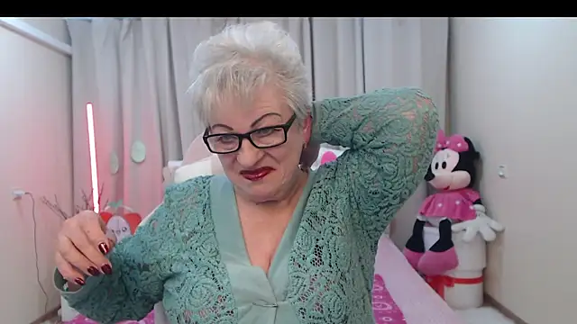 KayleSmoll online show from April 14, 2026, 6:57 pm