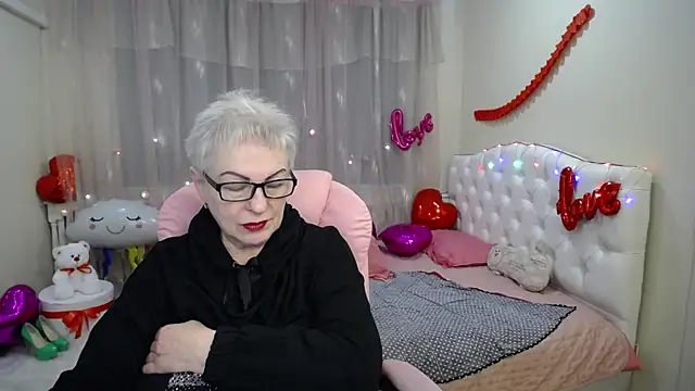 KayleSmoll online show from February 12, 2025, 5:05 am