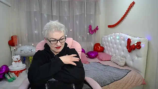 KayleSmoll online show from February 12, 2025, 2:03 am