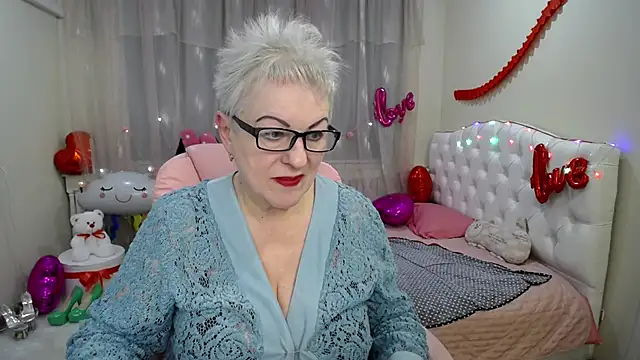 KayleSmoll online show from February 15, 2025, 1:31 am