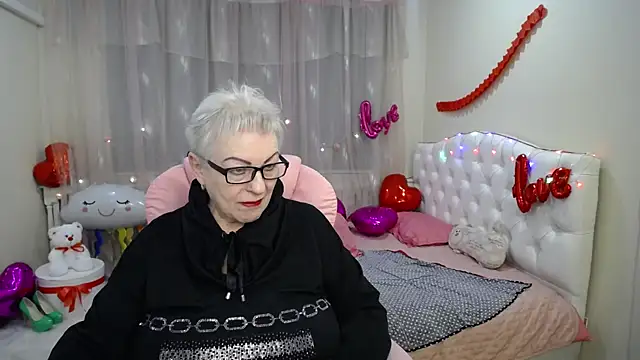 KayleSmoll online show from February 11, 2025, 11:01 pm