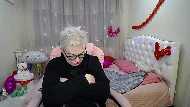KayleSmoll online show from February 19, 2025, 1:51 am