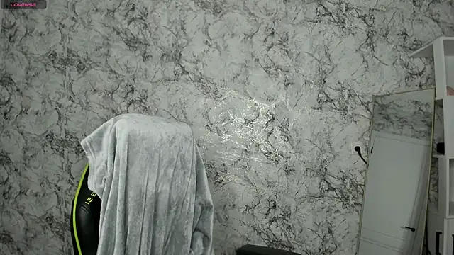 DeniRicchii online show from April 4, 2026, 6:36 pm