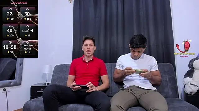 Snapshot of Luciano_and_Marlon chatting on October 22, 2025, 6:07 pm Luciano and Marlon online show from October 22, 2025, 6:07 pm