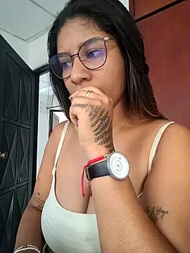 Sofythom1 online show from May 24, 2026, 10:42 pm