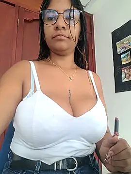 Sofythom1 online show from May 10, 2026, 8:44 pm