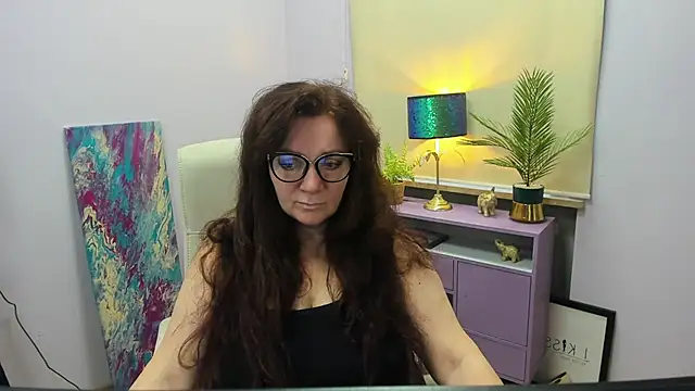 Alice xHeart online show from February 3, 2025, 8:57 am