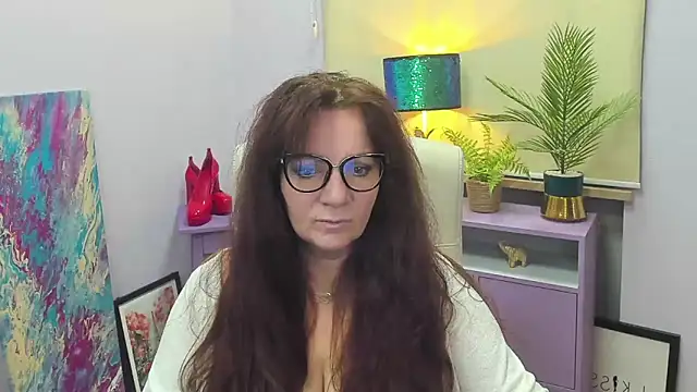 Alice xHeart online show from February 13, 2025, 6:30 am