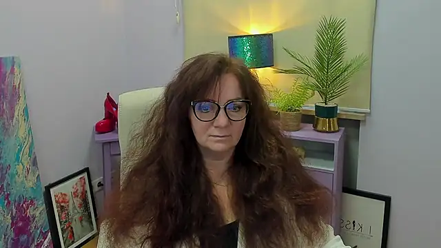Alice xHeart online show from February 10, 2025, 9:14 am