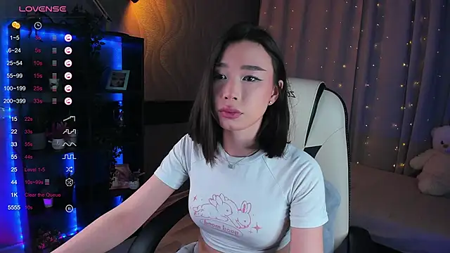 sensualily online show from March 9, 2025, 6:11 pm