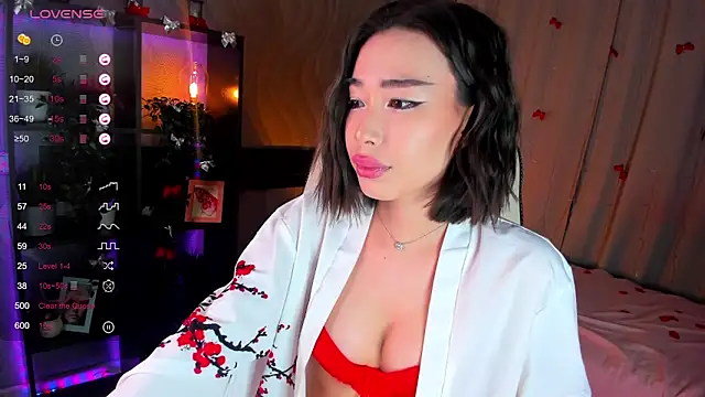 Snapshot of sensualily chatting on February 20, 2026, 3:47 pm sensualily online show from February 20, 2026, 3:47 pm