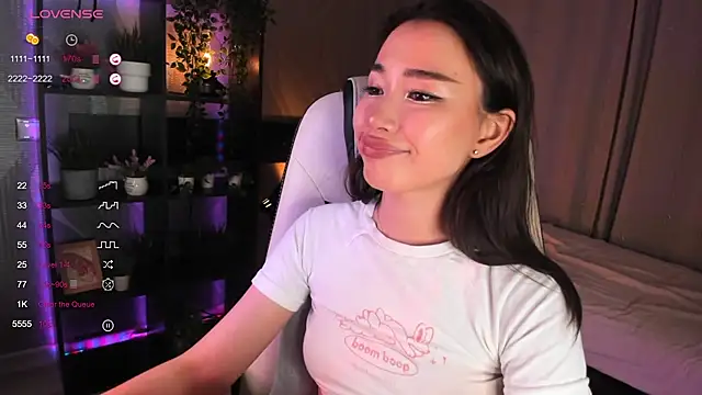 Snapshot of sensualily chatting on October 12, 2025, 1:34 pm sensualily online show from October 12, 2025, 1:34 pm