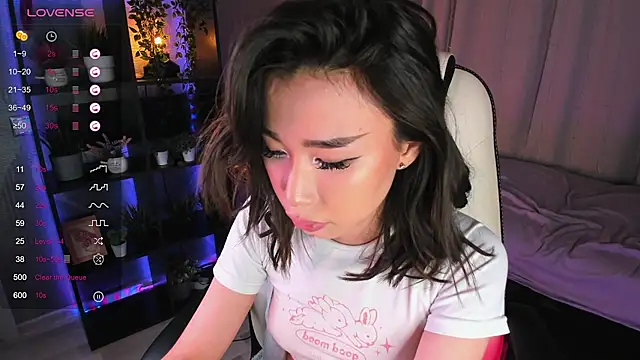 sensualily online show from December 13, 2025, 8:04 pm