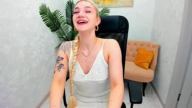 SelenaeMoore online show from March 13, 2025, 6:12 pm