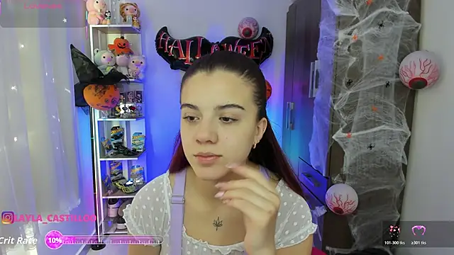 Layla castilloo online show from October 22, 2025, 1:32 pm