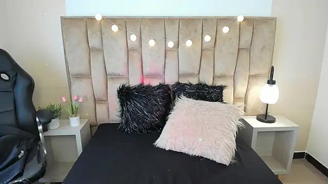 Esteff  o2 online show from March 7, 2025, 7:38 pm