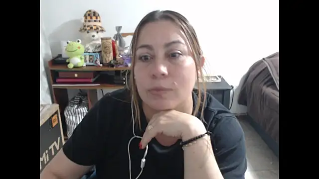 Snapshot of Anny88_ chatting on November 5, 2025, 1:31 am Anny88 online show from November 5, 2025, 1:31 am