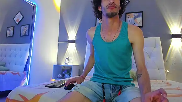 Elias Snow  online show from September 12, 2025, 1:22 pm