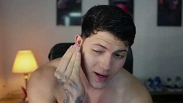 Snapshot of Hazzan_Velez chatting on October 8, 2025, 1:07 am Hazzan Velez online show from October 8, 2025, 1:07 am