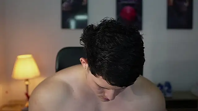 Snapshot of Hazzan_Velez chatting on October 8, 2025, 11:27 pm Hazzan Velez online show from October 8, 2025, 11:27 pm