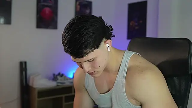 Snapshot of Hazzan_Velez chatting on September 20, 2025, 2:05 am Hazzan Velez online show from September 20, 2025, 2:05 am