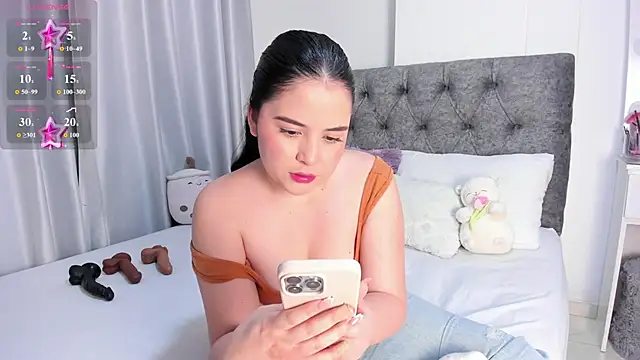 abbyfoxx  online show from March 18, 2026, 9:15 pm