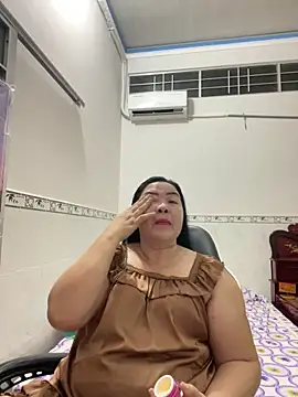 Snapshot of NDith chatting on September 19, 2025, 2:10 pm NDith online show from September 19, 2025, 2:10 pm