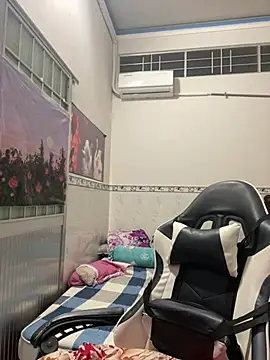 Snapshot of NDith chatting on February 10, 2026, 12:15 pm NDith online show from February 10, 2026, 12:15 pm