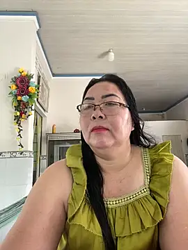 Snapshot of NDith chatting on October 13, 2025, 2:35 am NDith online show from October 13, 2025, 2:35 am