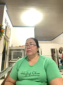 Snapshot of NDith chatting on October 22, 2025, 10:25 am NDith online show from October 22, 2025, 10:25 am