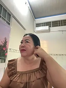 Snapshot of NDith chatting on October 1, 2025, 10:57 pm NDith online show from October 1, 2025, 10:57 pm