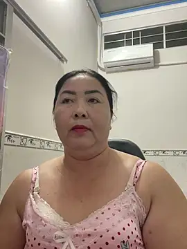 Snapshot of NDith chatting on October 7, 2025, 12:50 pm NDith online show from October 7, 2025, 12:50 pm