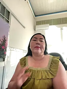 Snapshot of NDith chatting on October 11, 2025, 11:39 pm NDith online show from October 11, 2025, 11:39 pm