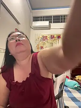 Snapshot of NDith chatting on February 19, 2026, 11:01 pm NDith online show from February 19, 2026, 11:01 pm