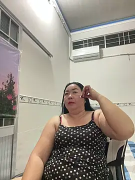 Snapshot of NDith chatting on October 10, 2025, 8:42 pm NDith online show from October 10, 2025, 8:42 pm