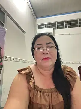 Snapshot of NDith chatting on October 12, 2025, 12:50 pm NDith online show from October 12, 2025, 12:50 pm